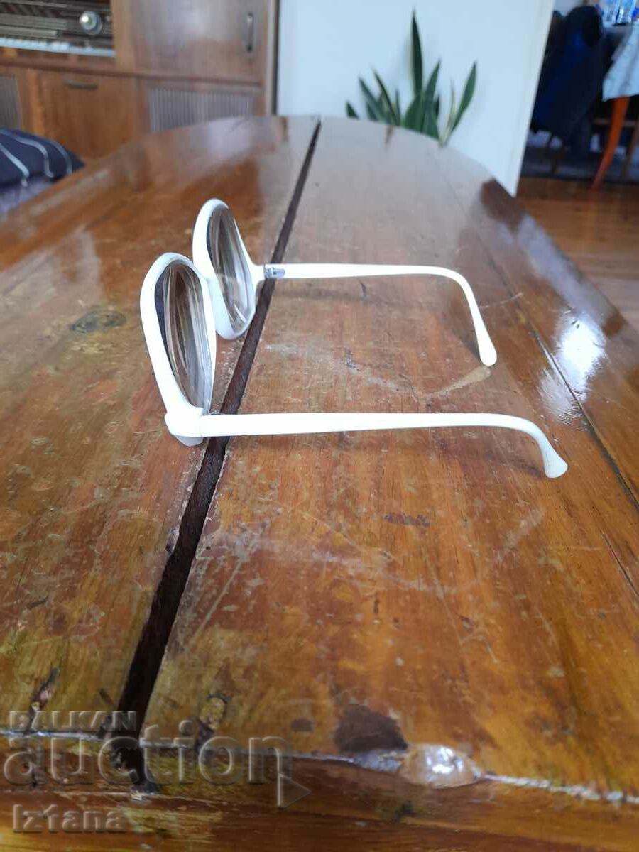 Livrarea Ochelari bătrâni cu dioptrie Livrarea Ochelari bătrâni cu dioptrie