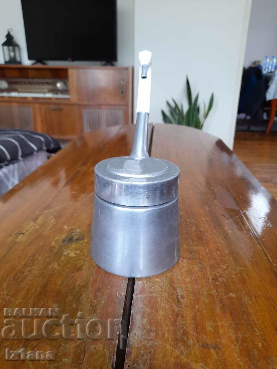An old coffee maker with price 40.00 BGN | € 20.45
