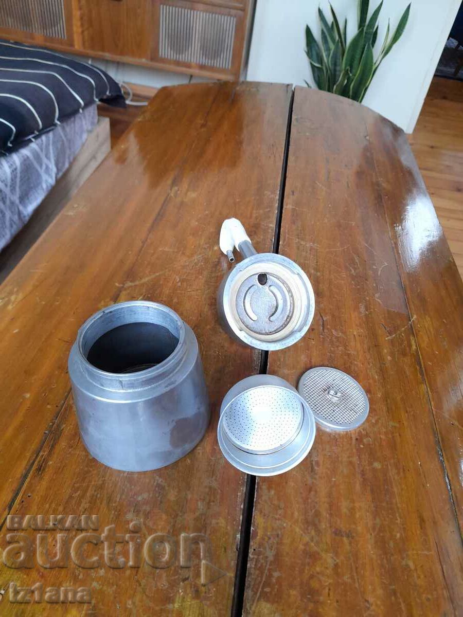 Delivery of An old coffee maker