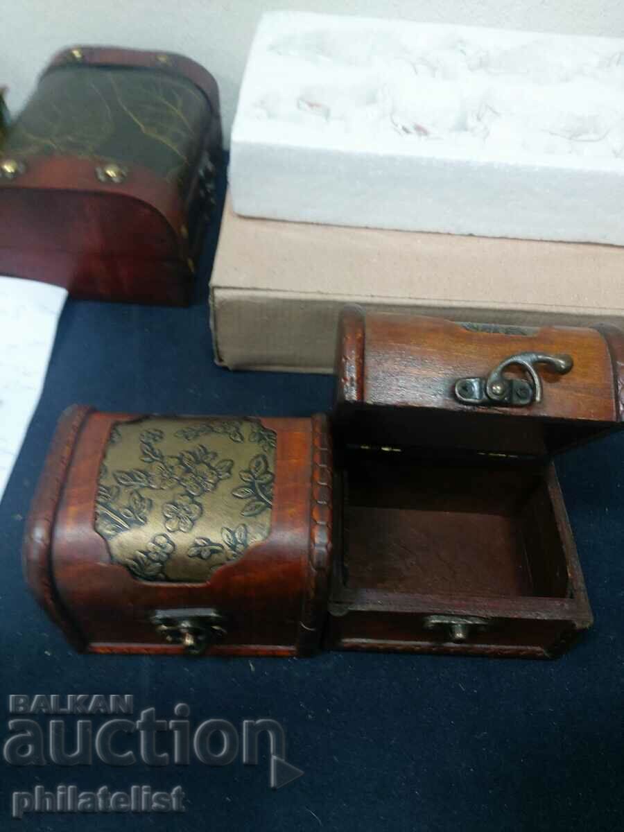 2 pieces - jewelry boxes with price 19.00 BGN | € 9.71 2 pieces - jewelry boxes with price 19.00 BGN | € 9.71