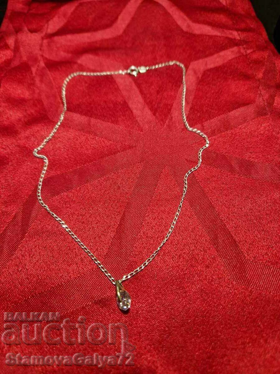 Beautiful and stylish women's silver chain necklace