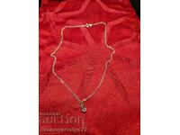 Beautiful and stylish women's silver chain necklace
