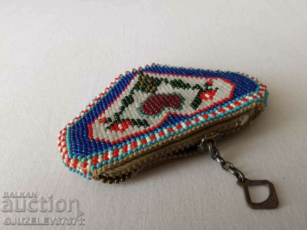 Auction 19th Century Glass Bead Coin Purse Auction 19th Century Glass Bead Coin Purse