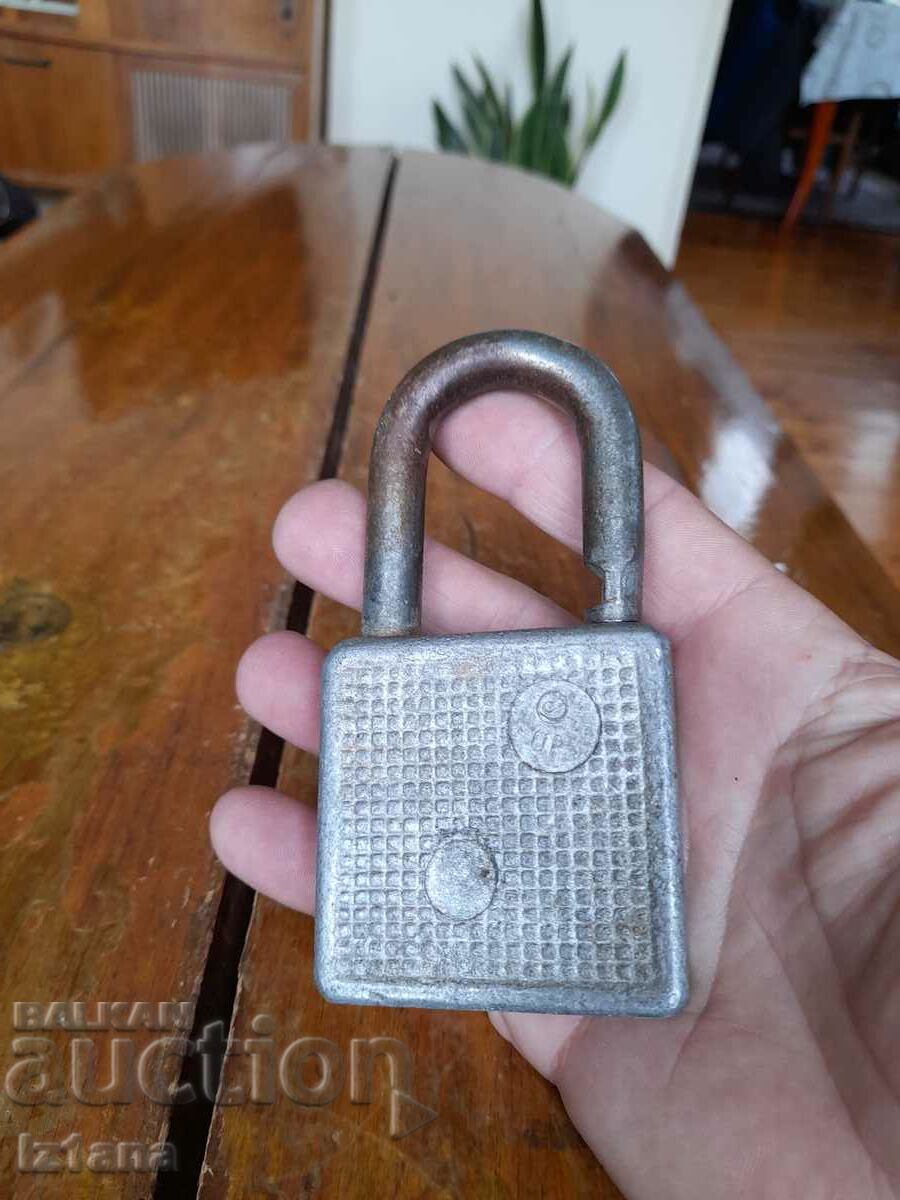 Delivery of Old padlock Delivery of Old padlock