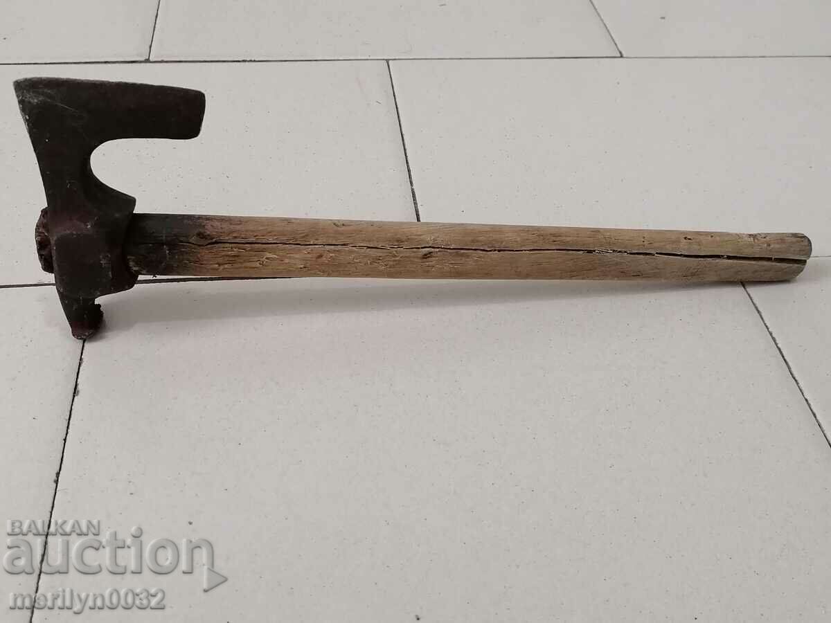 Delivery of Old ax pickaxe satyr hatchet with sap