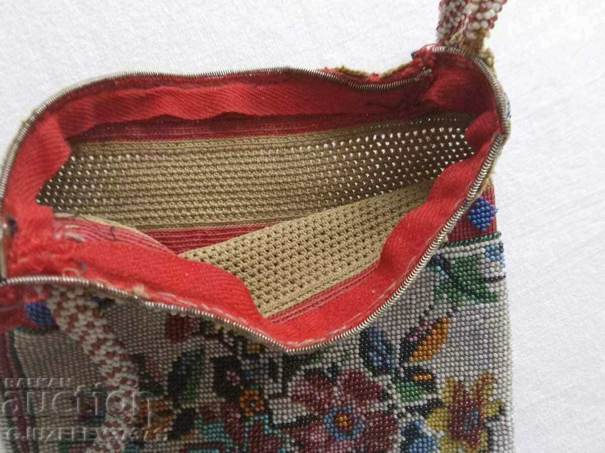 An old handbag made of beads, handmade, period 1900 - 6 An old handbag made of beads, handmade, period 1900 - 6