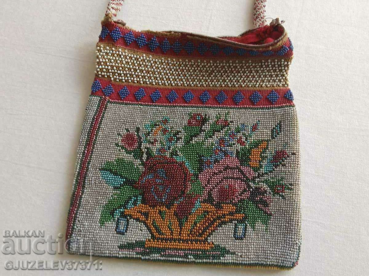 An old handbag made of beads, handmade, period 1900 - 7 An old handbag made of beads, handmade, period 1900 - 7