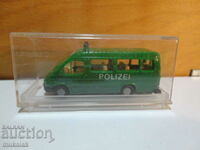 PRALINE HO 1/87 VW BUS MODEL POLICE FORD TRANSIT