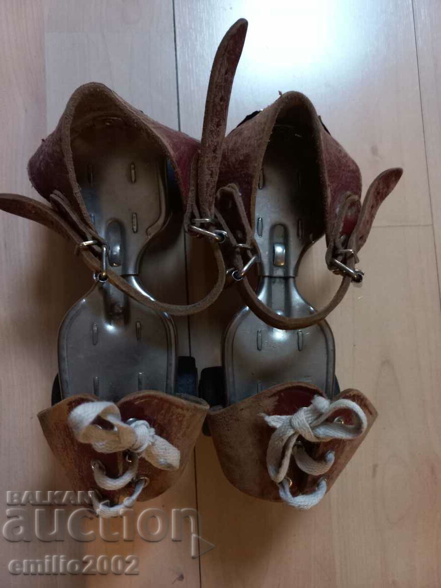 Children's roller skates retro social with price 9.00 BGN | € 4.60 Children's roller skates retro social with price 9.00 BGN | € 4.60