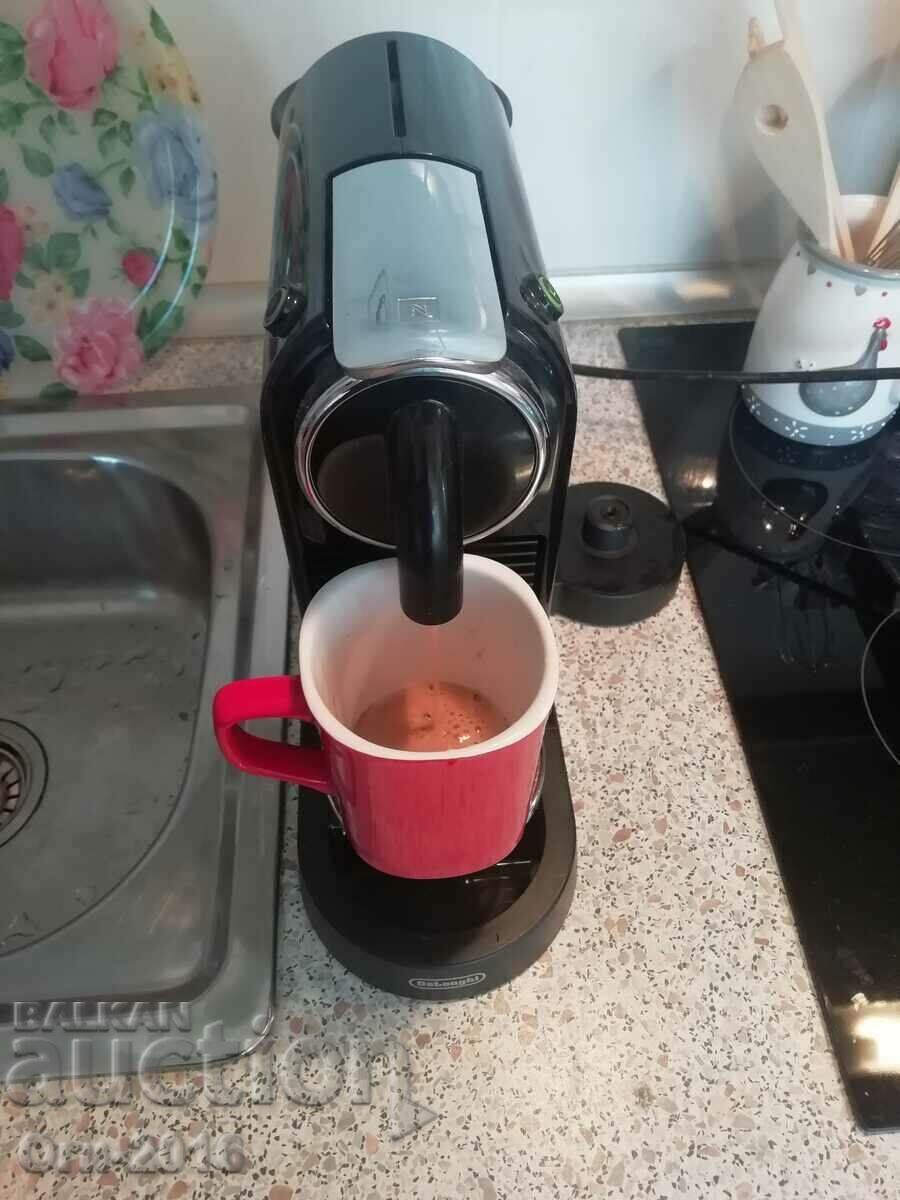 Delivery of Coffee machine with capsules - Nespresso De'Longhi Delivery of Coffee machine with capsules - Nespresso De'Longhi