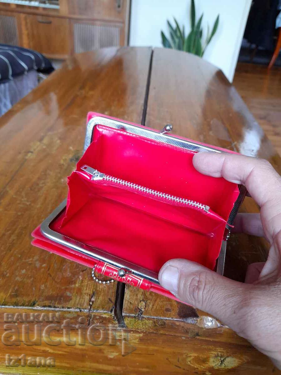 Delivery of Old wallet purse