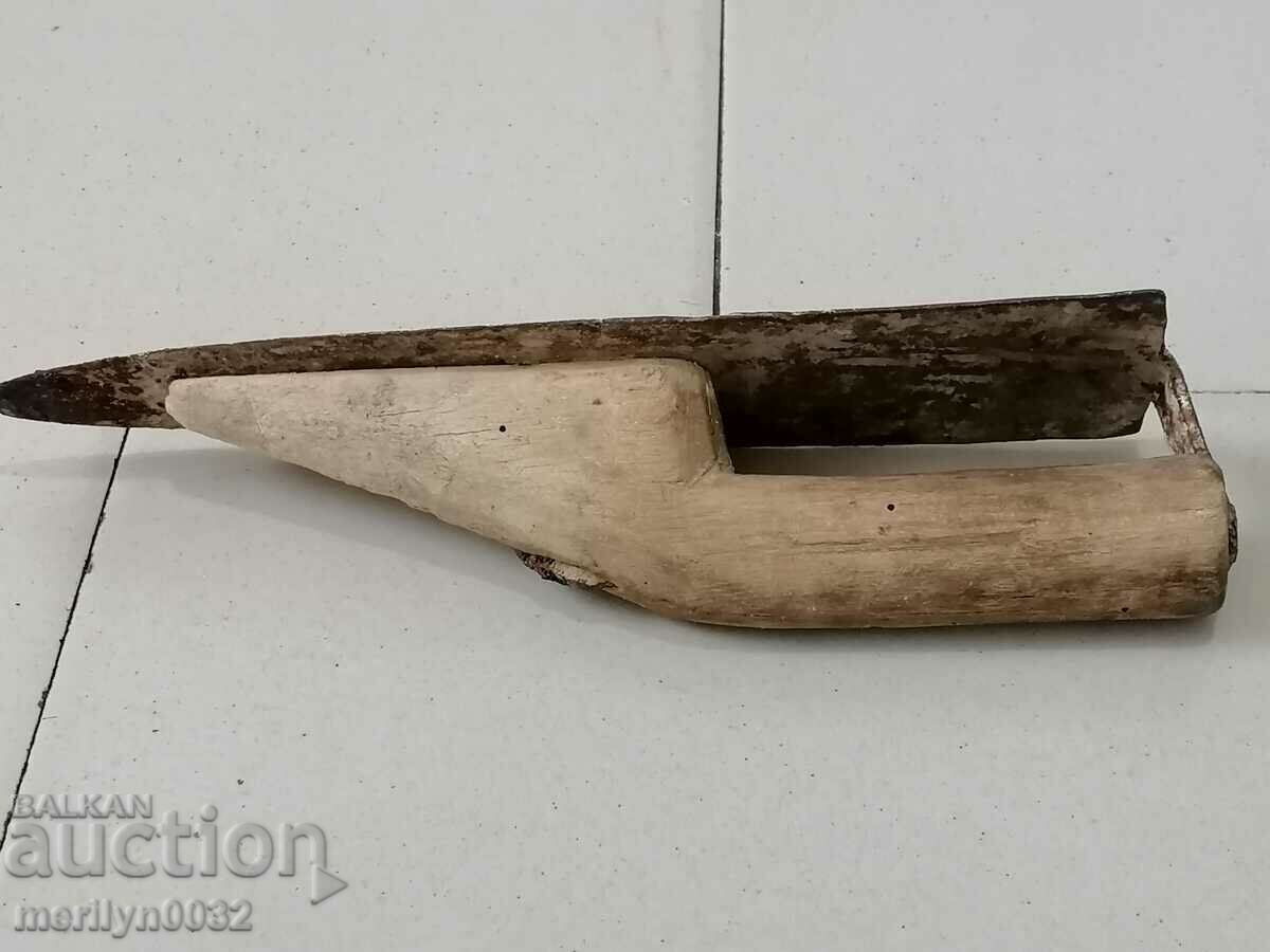 Auction Old Renaissance trowel, carpenter's tool Auction Old Renaissance trowel, carpenter's tool