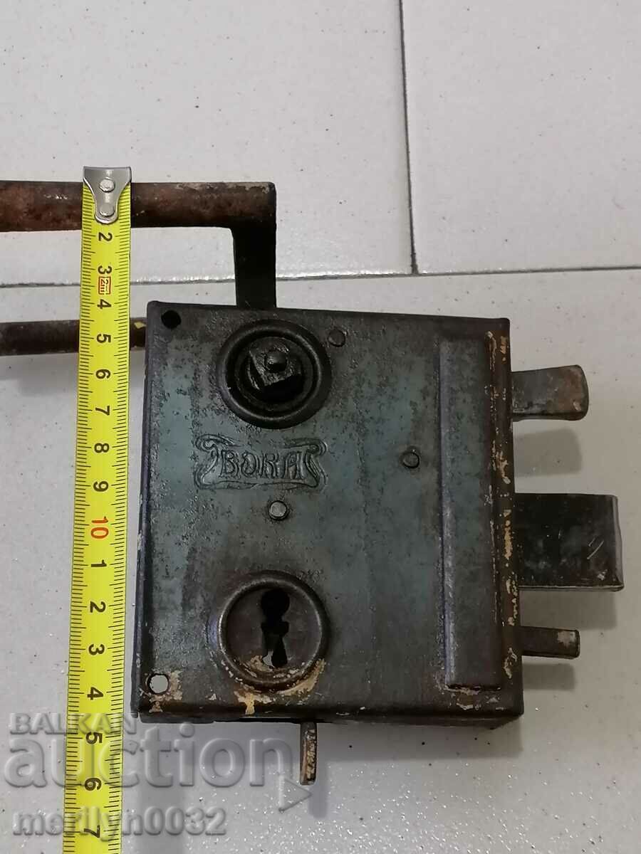 Old 10th century lock with latch key WORKS - 5 Old 10th century lock with latch key WORKS - 5