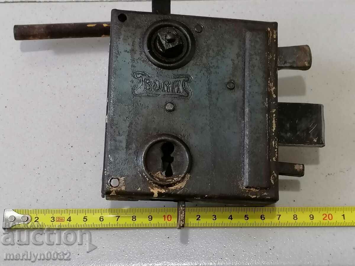 Old 10th century lock with latch key WORKS - 6 Old 10th century lock with latch key WORKS - 6