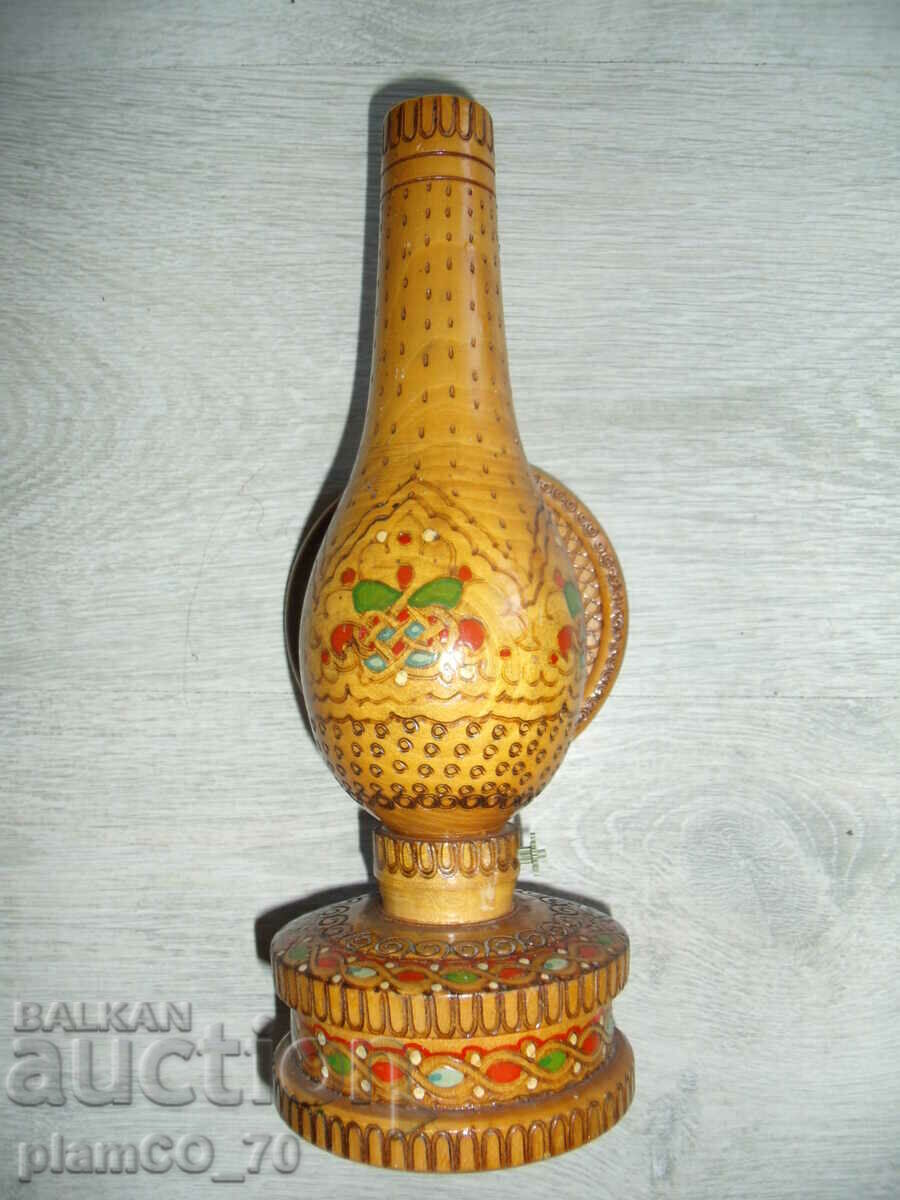 Nr.*7001 veche lampă decorativă din lemn cu gaz