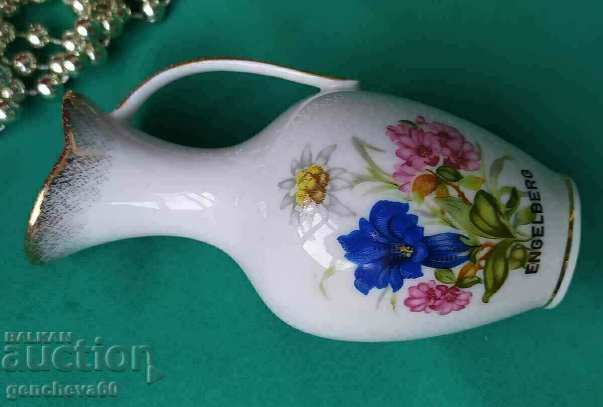 Beautiful vase with painted flowers/marking