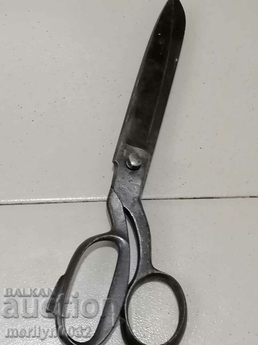 Tailoring German late 19th century scissors Solingen scissors with price 60.00 BGN | € 30.68 Tailoring German late 19th century scissors Solingen scissors with price 60.00 BGN | € 30.68
