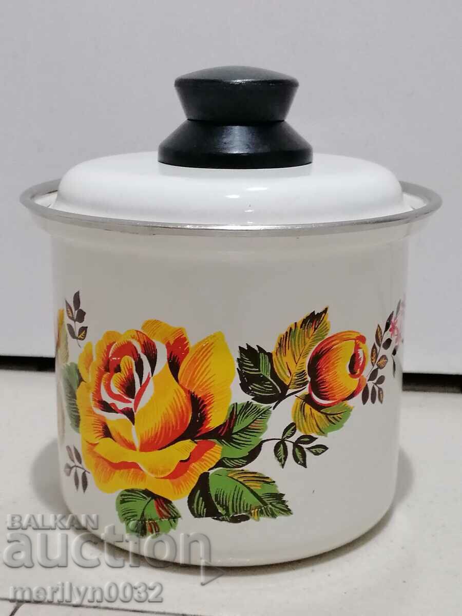 Емайлирано канче с капак чайник от соца съд с емайл с цена 46.00 лв. | € 23.52 Емайлирано канче с капак чайник от соца съд с емайл с цена 46.00 лв. | € 23.52