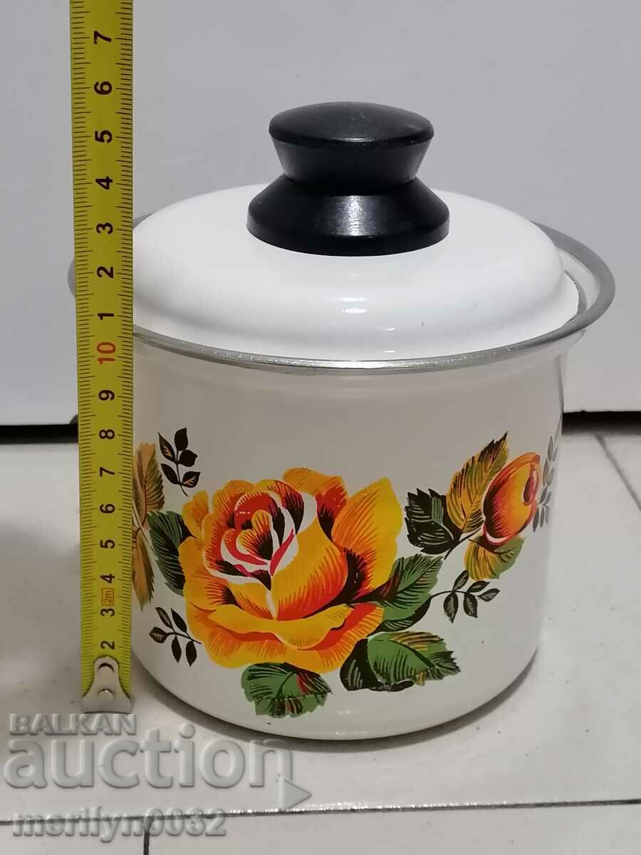 Аукцион Емайлирано канче с капак чайник от соца съд с емайл Аукцион Емайлирано канче с капак чайник от соца съд с емайл