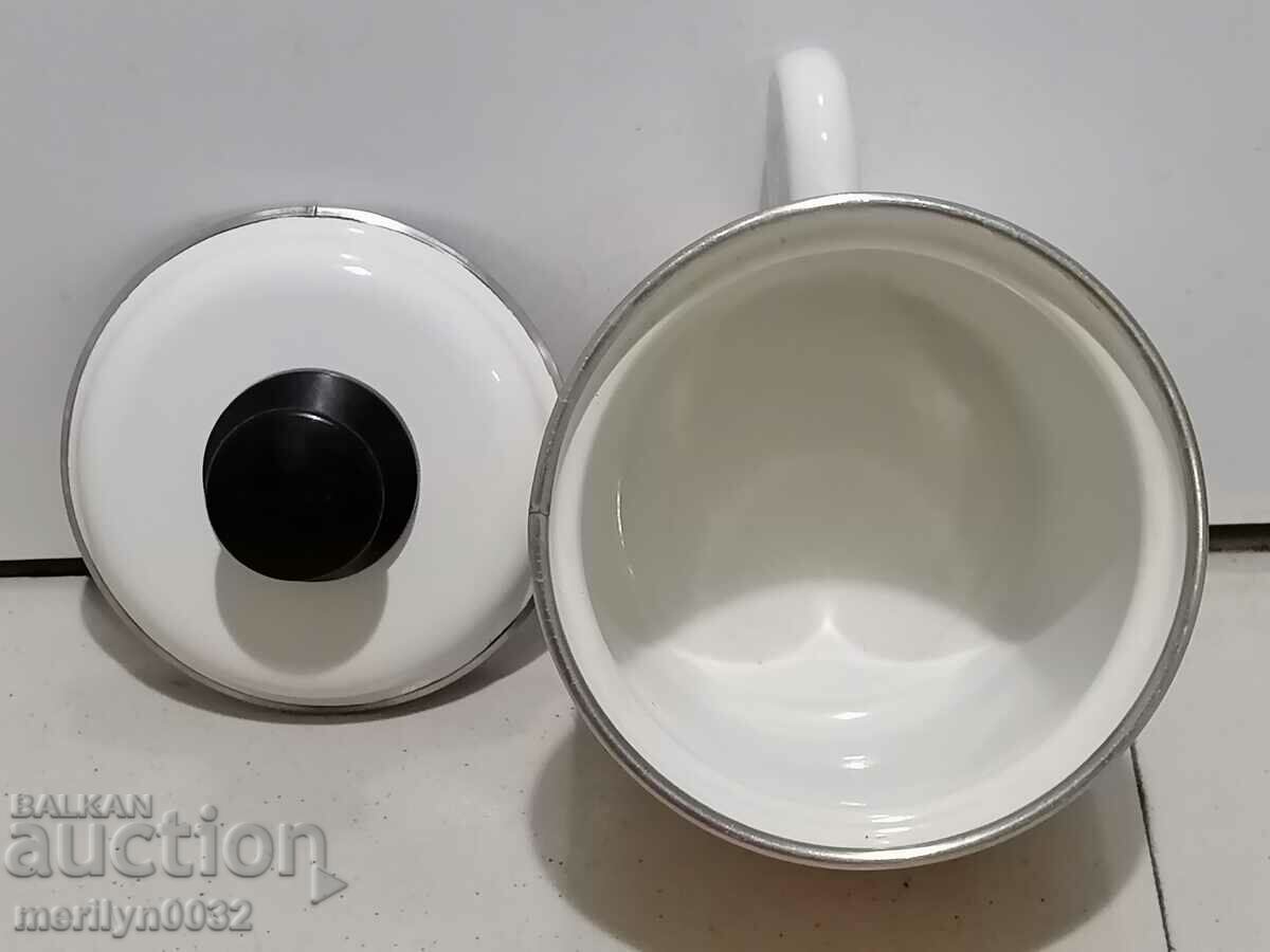 Доставка на Емайлирано канче с капак чайник от соца съд с емайл Доставка на Емайлирано канче с капак чайник от соца съд с емайл