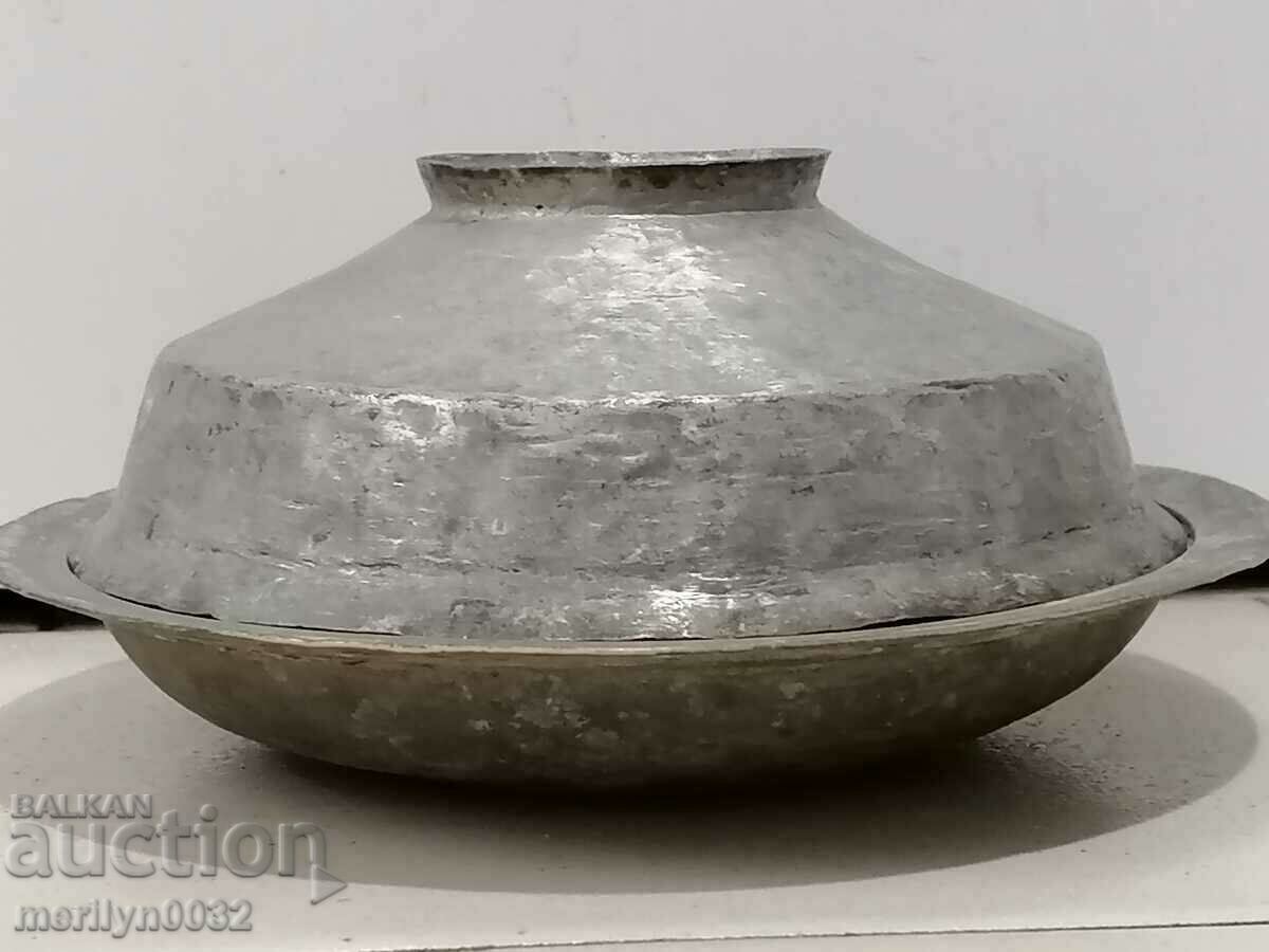 Χάλκινο αναγεννησιακό πιατάκι με καπάκι με τιμή 136.00 BGN | € 69.54 Χάλκινο αναγεννησιακό πιατάκι με καπάκι με τιμή 136.00 BGN | € 69.54