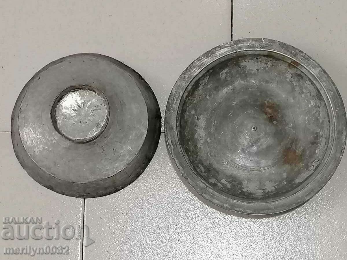 Παράδοση Χάλκινο αναγεννησιακό πιατάκι με καπάκι Παράδοση Χάλκινο αναγεννησιακό πιατάκι με καπάκι