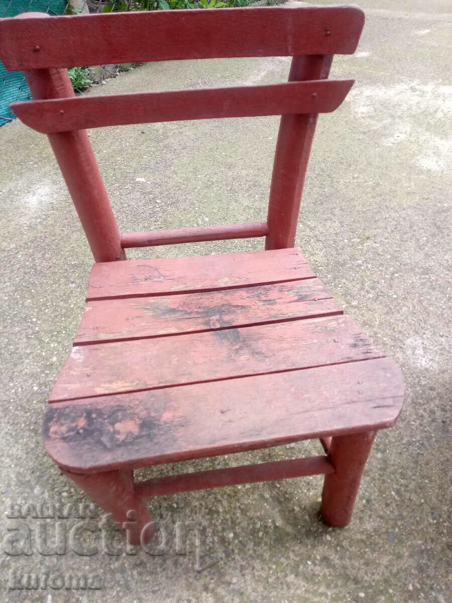 Scaune vechi din lemn cu preț 59.99 BGN | € 30.67 Scaune vechi din lemn cu preț 59.99 BGN | € 30.67