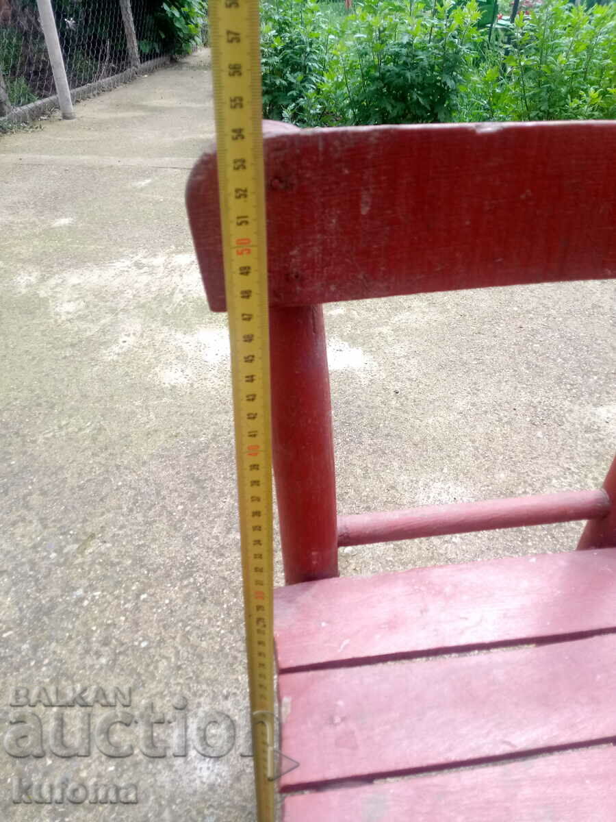 Livrarea Scaune vechi din lemn Livrarea Scaune vechi din lemn