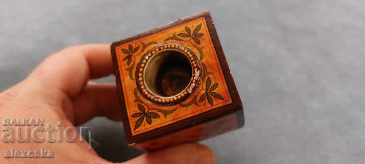 Auction Small wooden candle holder Auction Small wooden candle holder