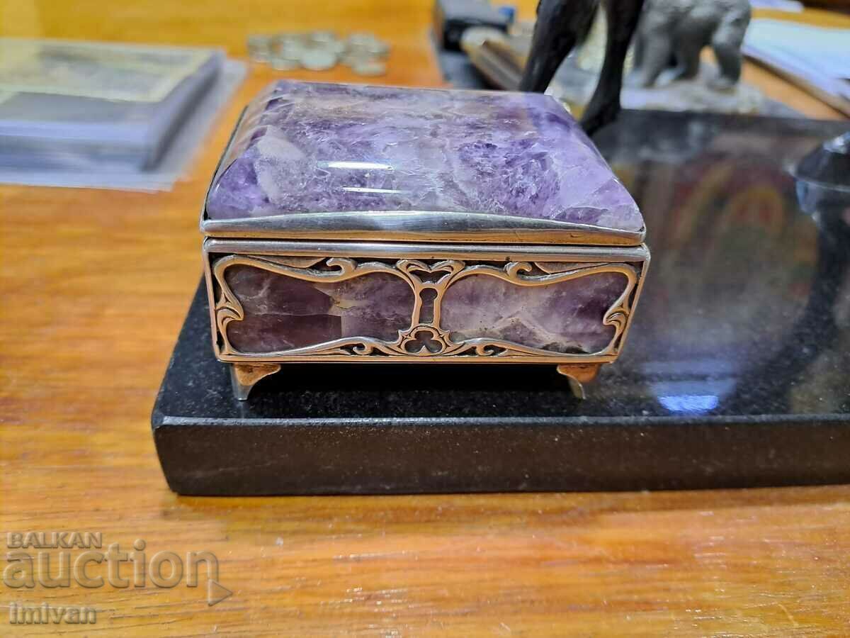 Amethyst stone box with silver fittings with price 800.00 BGN | € 409.03 Amethyst stone box with silver fittings with price 800.00 BGN | € 409.03