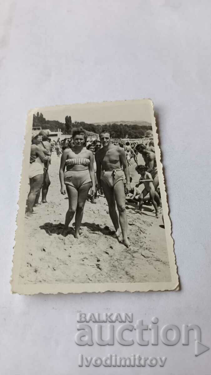 Photo Varna Man and woman on the beach 1950