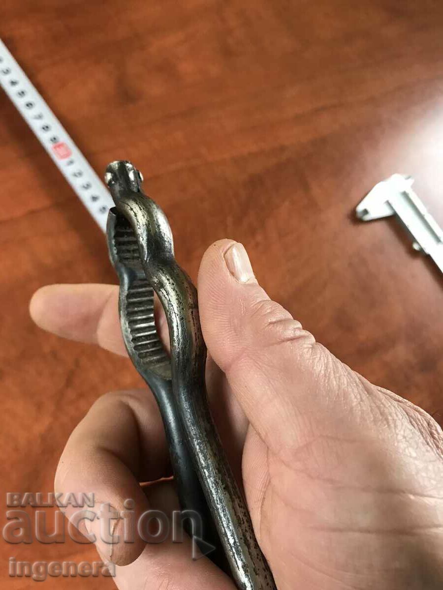 NUT CRUSHER OLD TOOL with price 5.00 BGN | € 2.56 NUT CRUSHER OLD TOOL with price 5.00 BGN | € 2.56