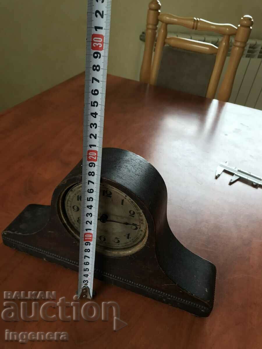 Auction CLOCK FIREPLACE WOOD STYLISH ANTIQUE WORKS Auction CLOCK FIREPLACE WOOD STYLISH ANTIQUE WORKS