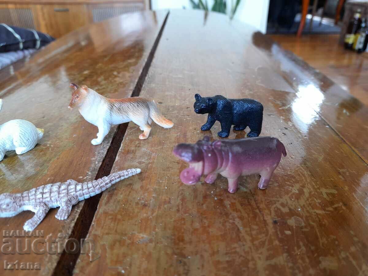 Δημοπρασία Παλιά ειδώλια, ζώα Δημοπρασία Παλιά ειδώλια, ζώα