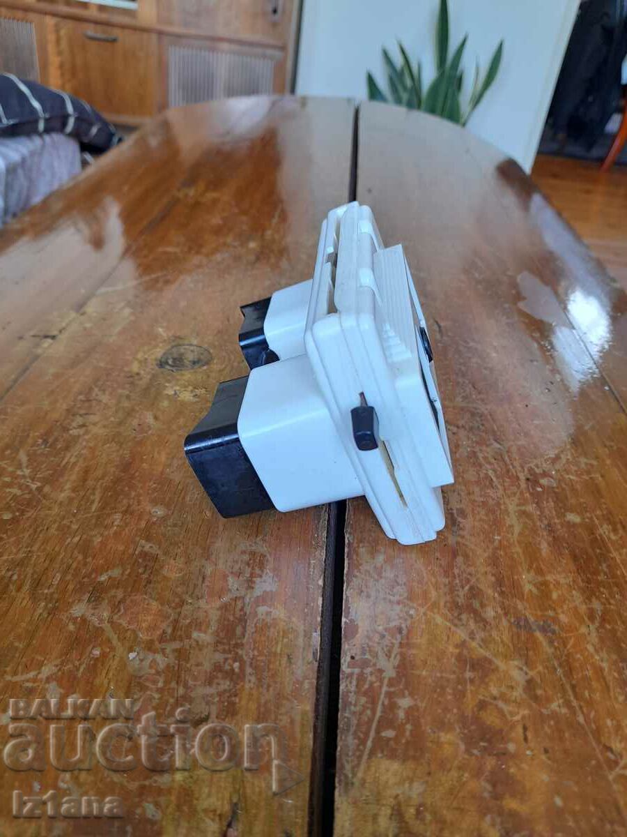 Old Stereoscope with price 25.00 BGN | € 12.78 Old Stereoscope with price 25.00 BGN | € 12.78