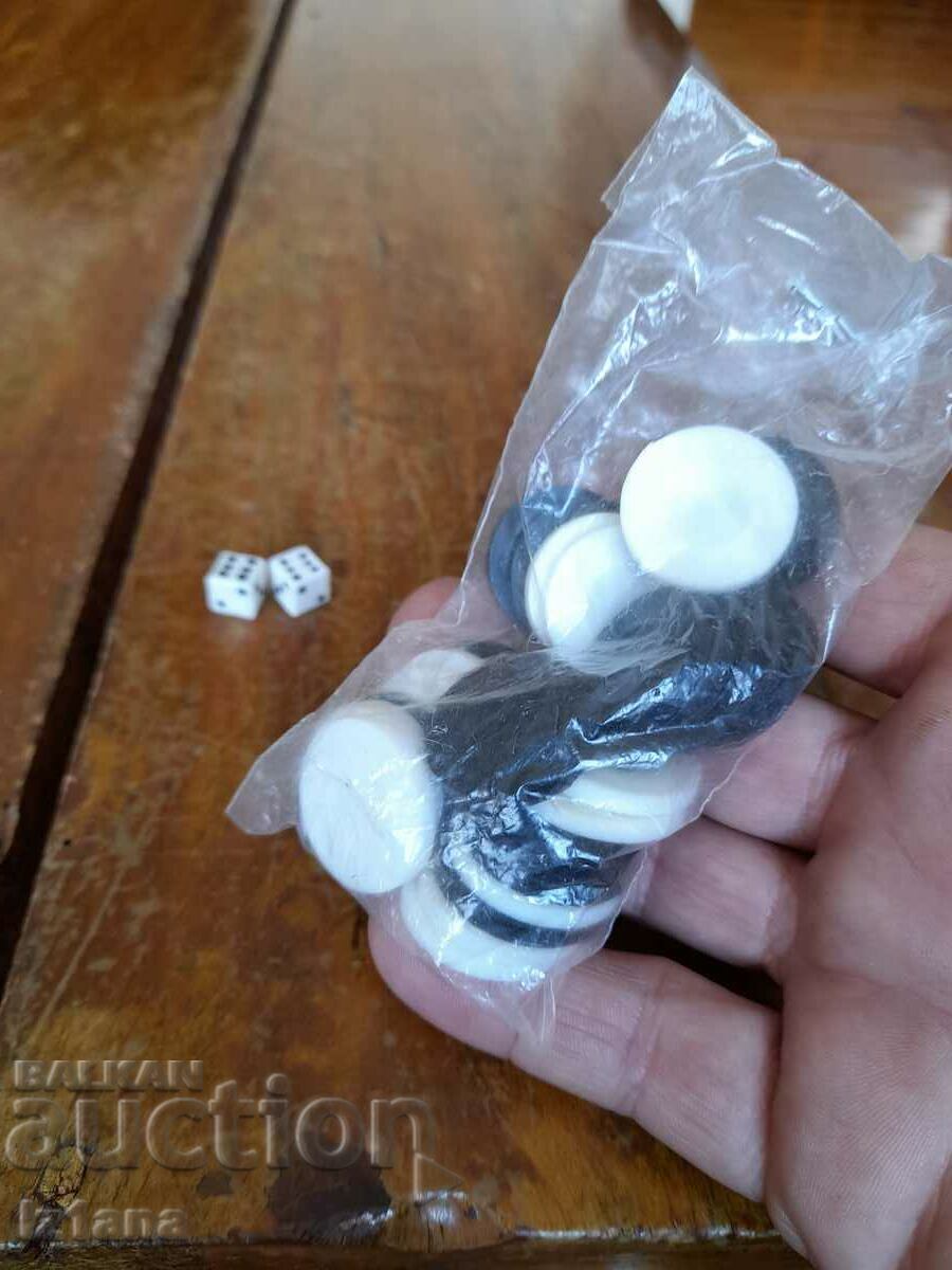 Auction Old checkers, backgammon dice Auction Old checkers, backgammon dice