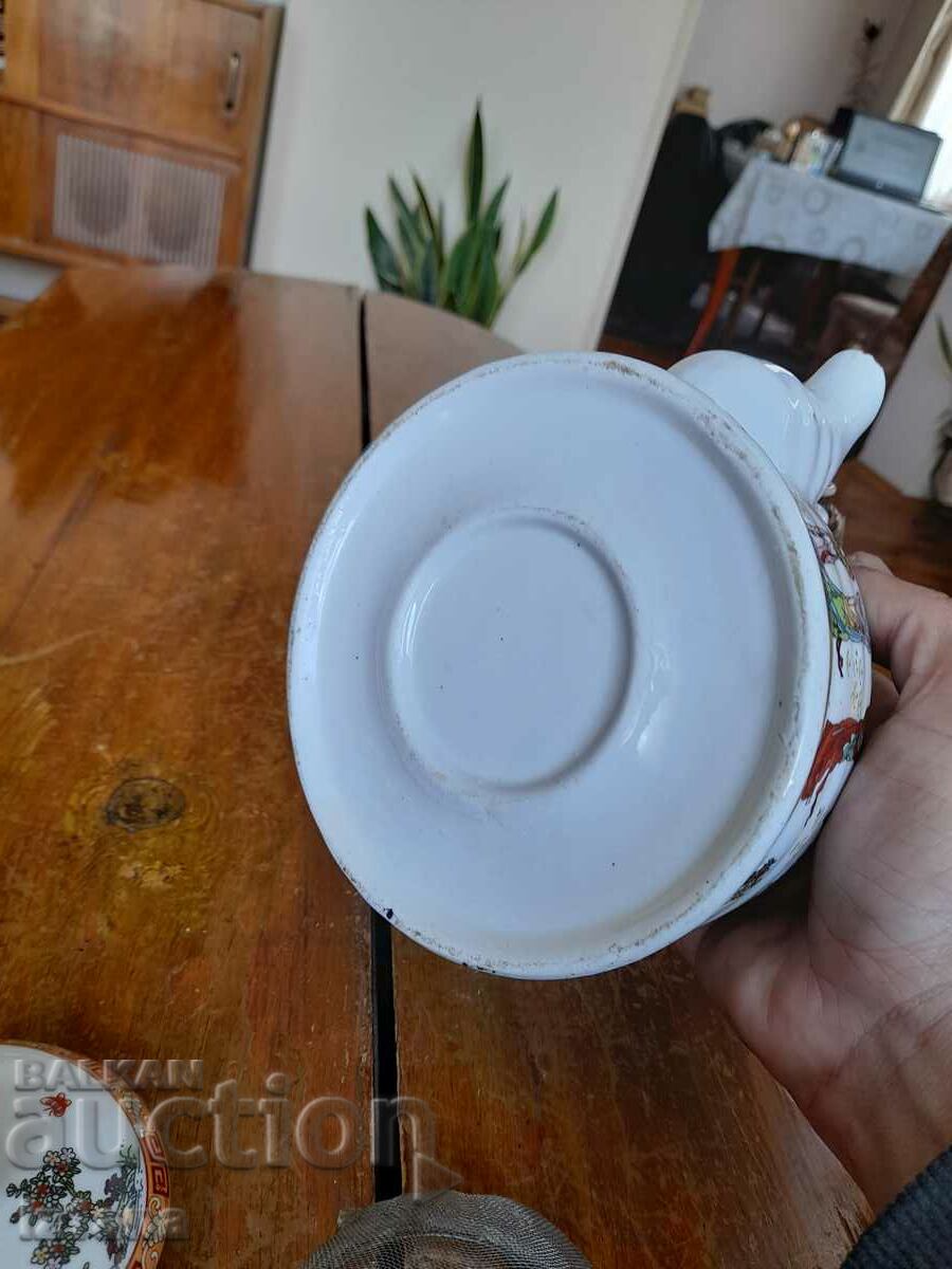 ceainic vechi de porțelan - 7