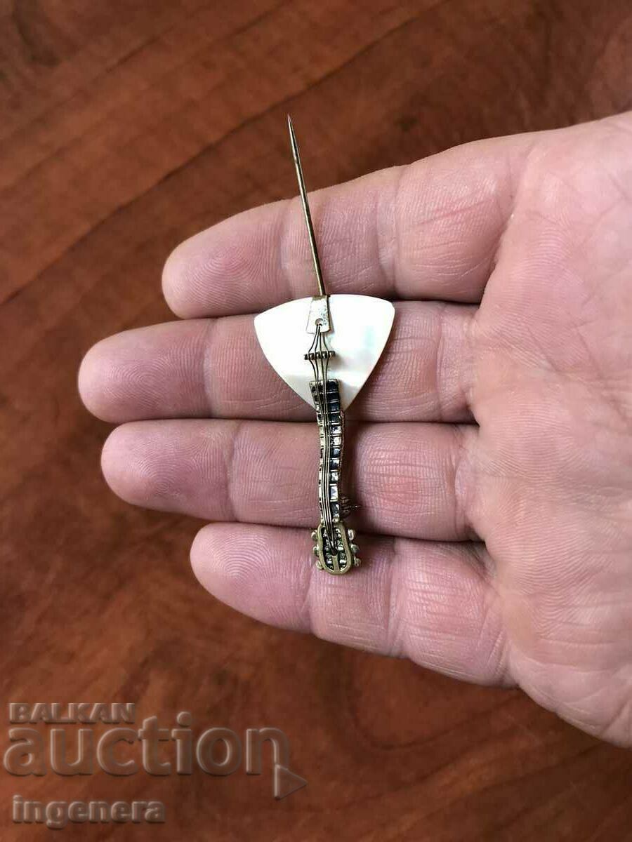 BROOCH SYMBOL METAL MOTHER OF PEARL BALALAYA GUITAR COLLECTIBLE - 5 BROOCH SYMBOL METAL MOTHER OF PEARL BALALAYA GUITAR COLLECTIBLE - 5