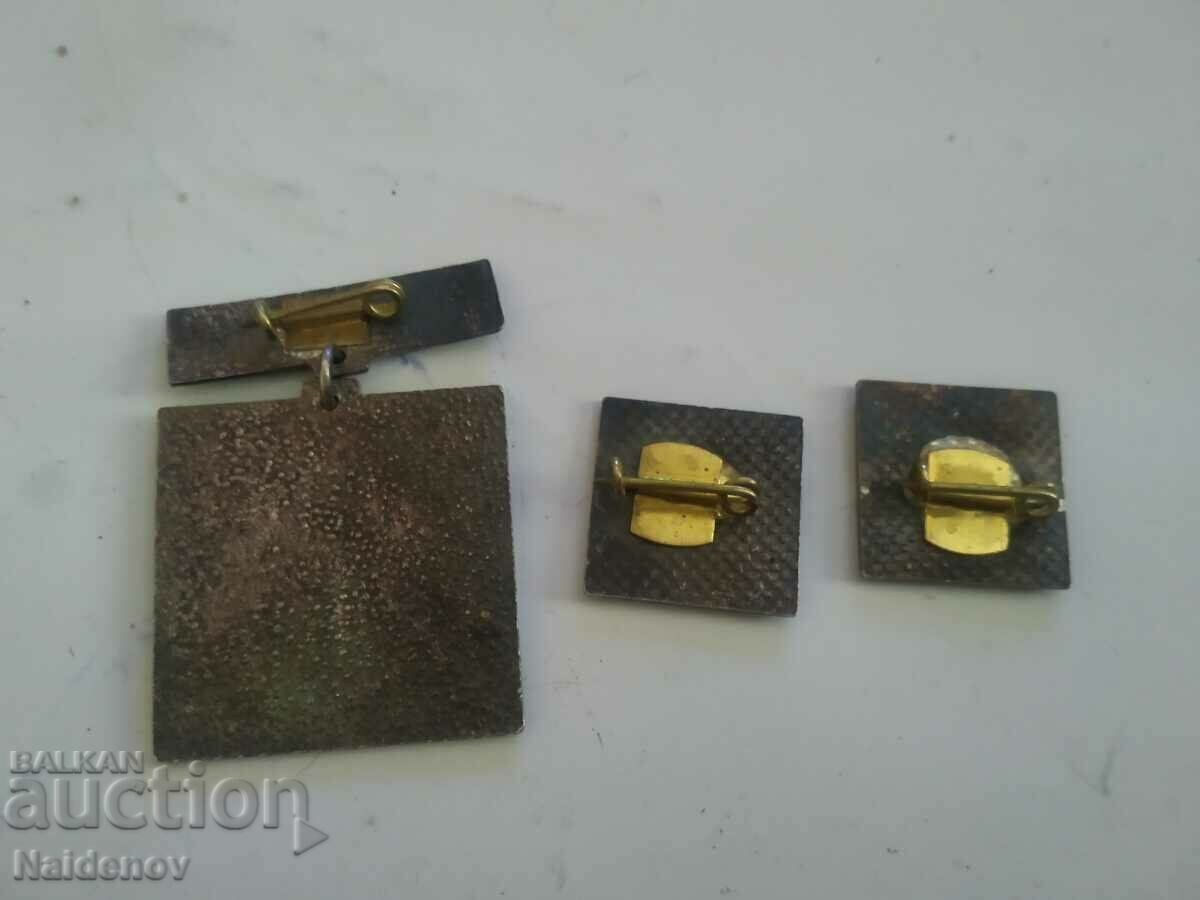 Lot of very rare badges signs enamel with price 100.00 BGN | € 51.13 Lot of very rare badges signs enamel with price 100.00 BGN | € 51.13