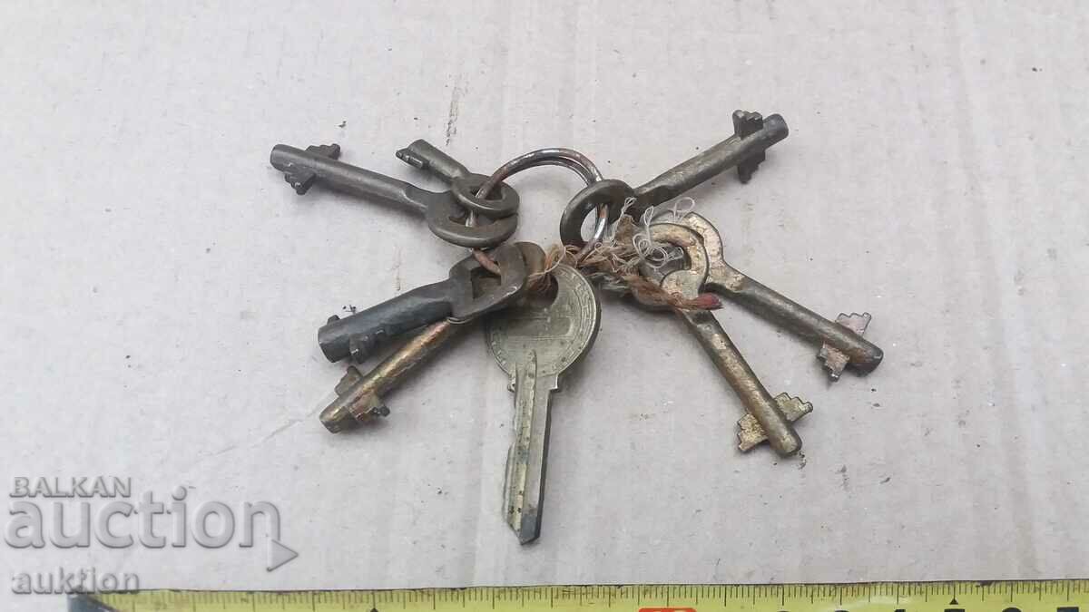 OLD CABINET KEYS, CASH - BRONZE with price 5.99 BGN | € 3.06 OLD CABINET KEYS, CASH - BRONZE with price 5.99 BGN | € 3.06