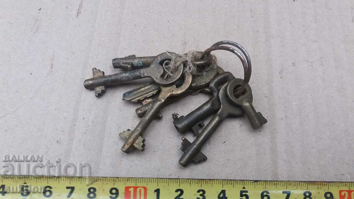 OLD CABINET KEYS, CASH - BRONZE - 5 OLD CABINET KEYS, CASH - BRONZE - 5