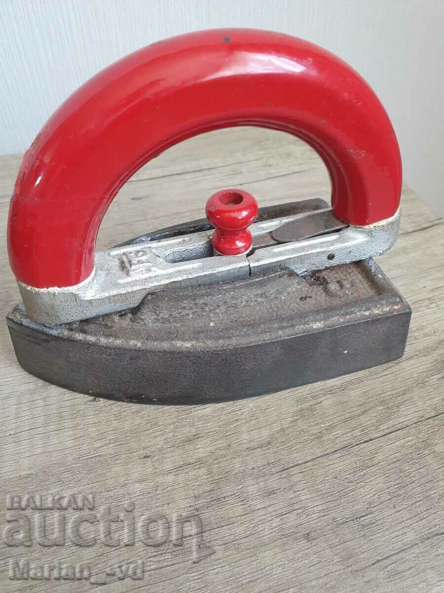 Auction Old antique collector's iron Auction Old antique collector's iron