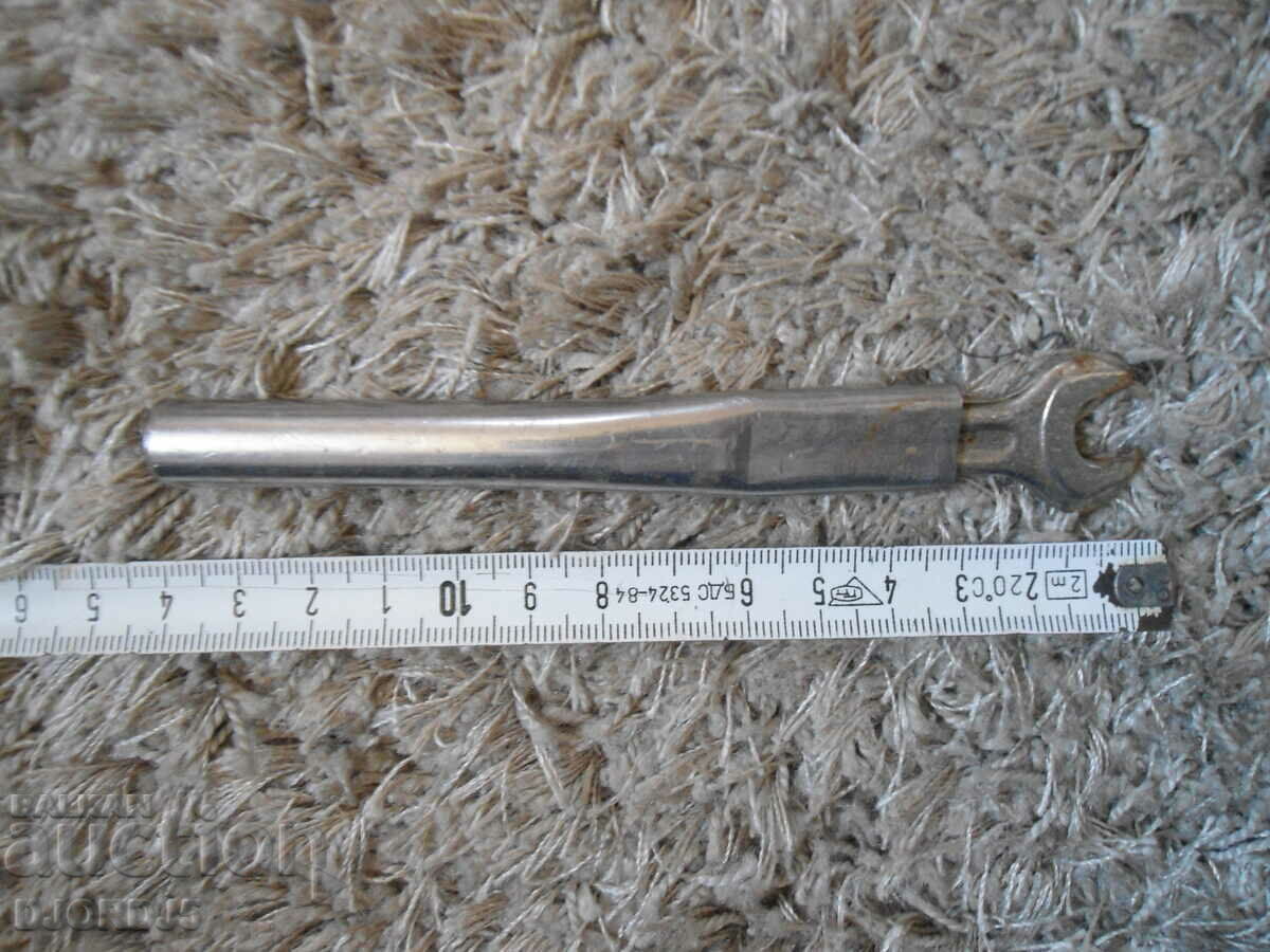 Auction Old key 10 Auction Old key 10