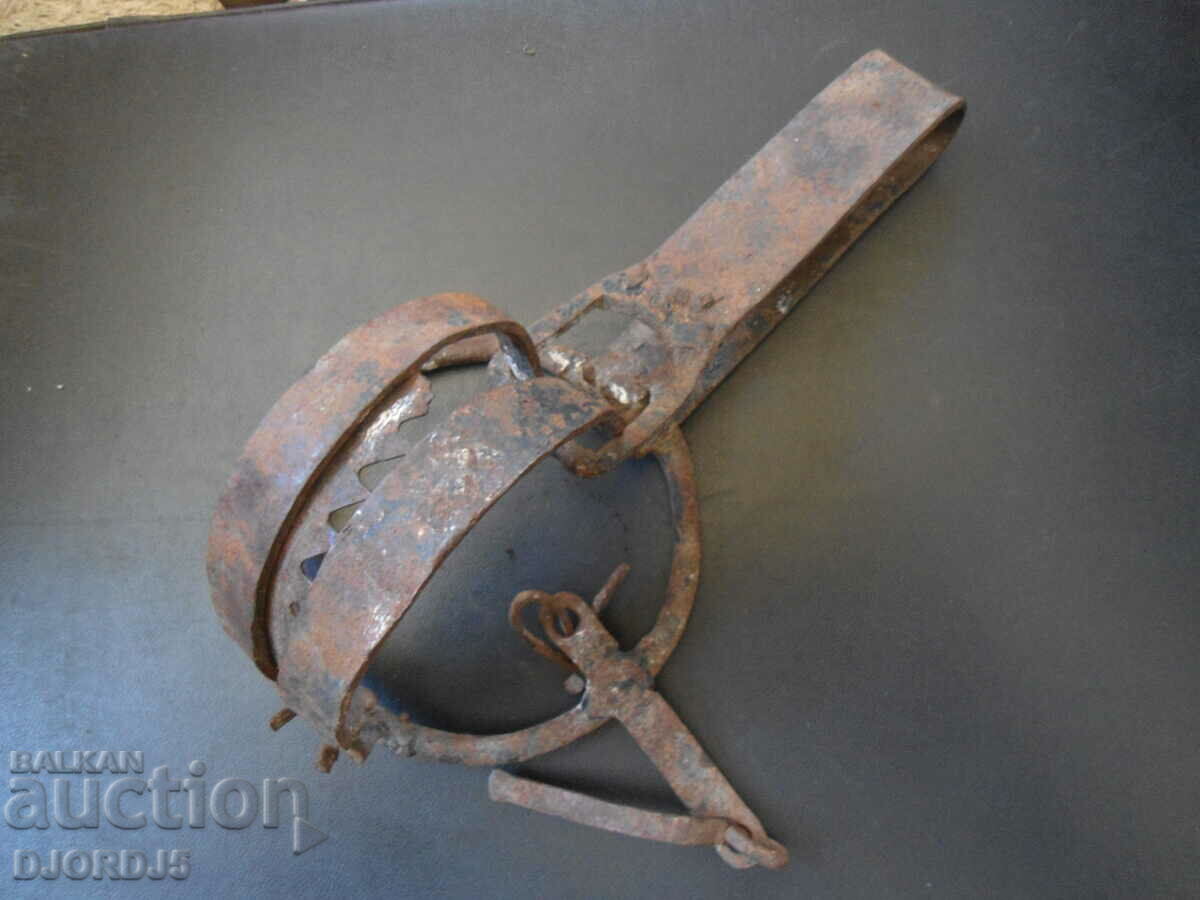 Παλιά συστάδα, παγίδα, δράση με τιμή 15.00 BGN | € 7.67 Παλιά συστάδα, παγίδα, δράση με τιμή 15.00 BGN | € 7.67