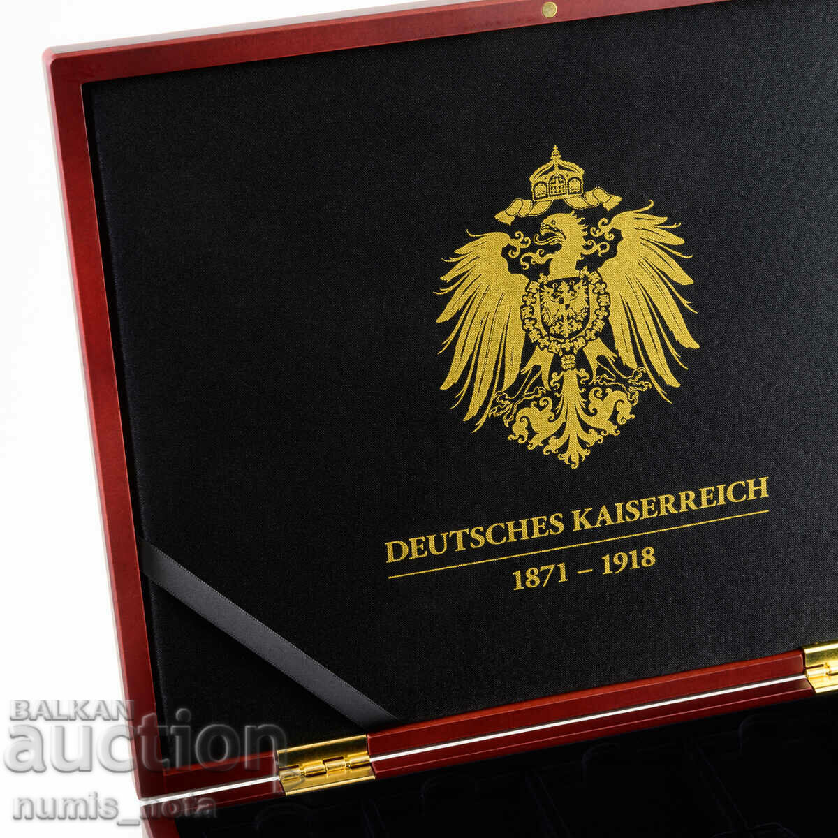 Аукцион луксозна кутия за 20 броя златни монети от 20 марки Германия Аукцион луксозна кутия за 20 броя златни монети от 20 марки Германия