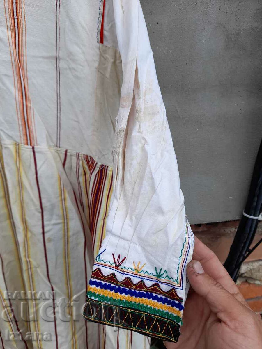 Delivery of Old shirt, worn