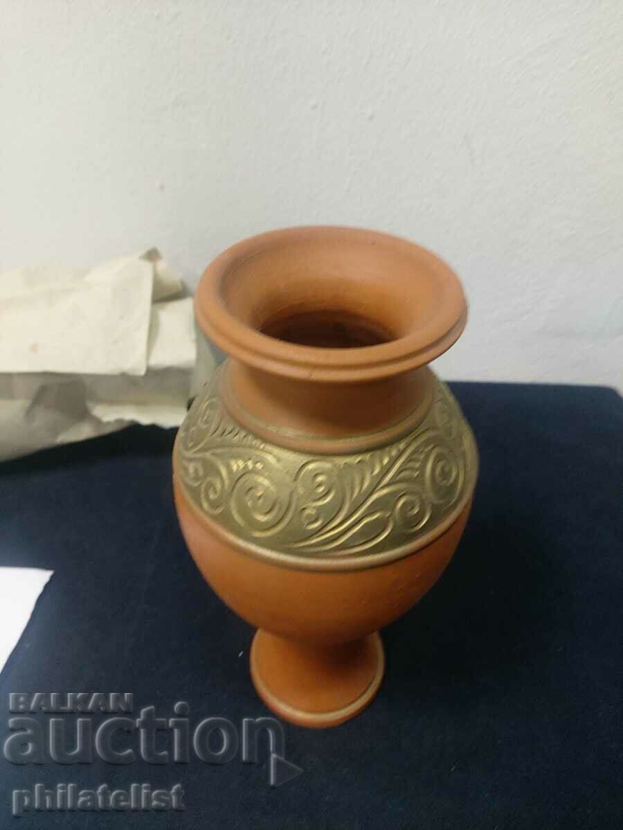 vaza #1 cu preț 16.00 BGN | € 8.18 vaza #1 cu preț 16.00 BGN | € 8.18