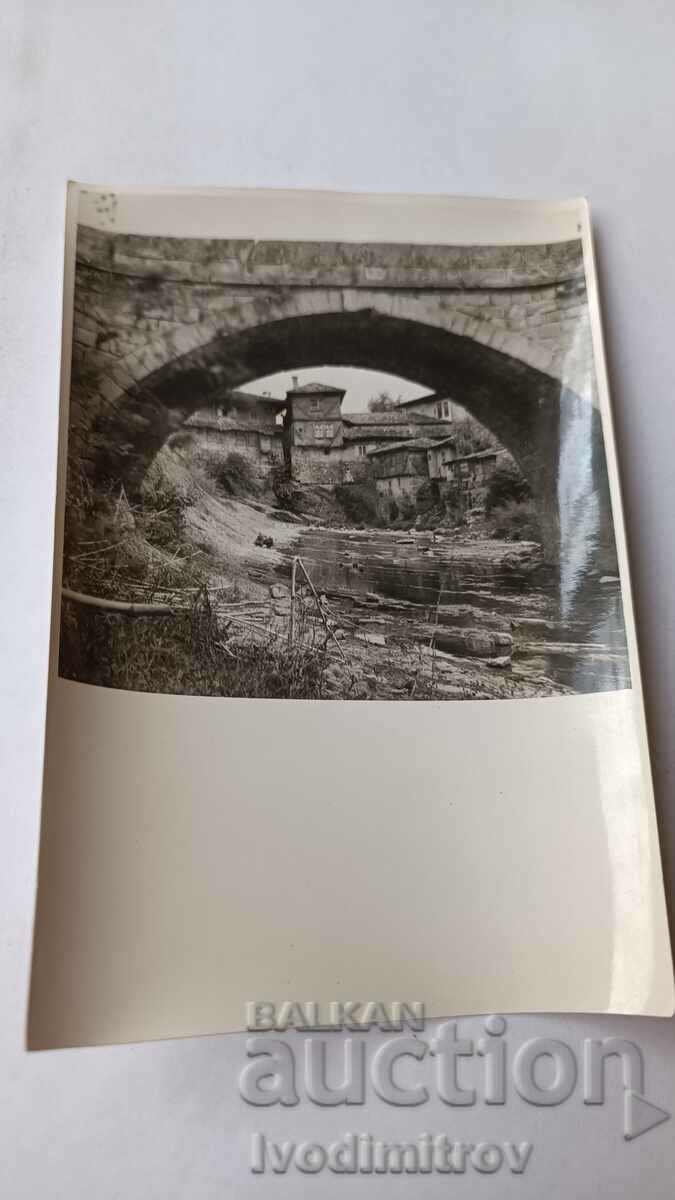 Foto Pod vechi de piatră