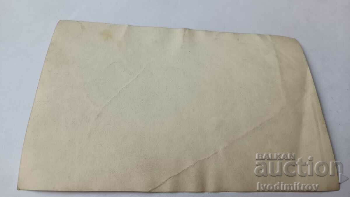 Η κα Άνδρες και γυναίκες με λαϊκές φορεσιές μπροστά στις Τέχνες. Λύκειο με τιμή 1.75 BGN | € 0.89 Η κα Άνδρες και γυναίκες με λαϊκές φορεσιές μπροστά στις Τέχνες. Λύκειο με τιμή 1.75 BGN | € 0.89