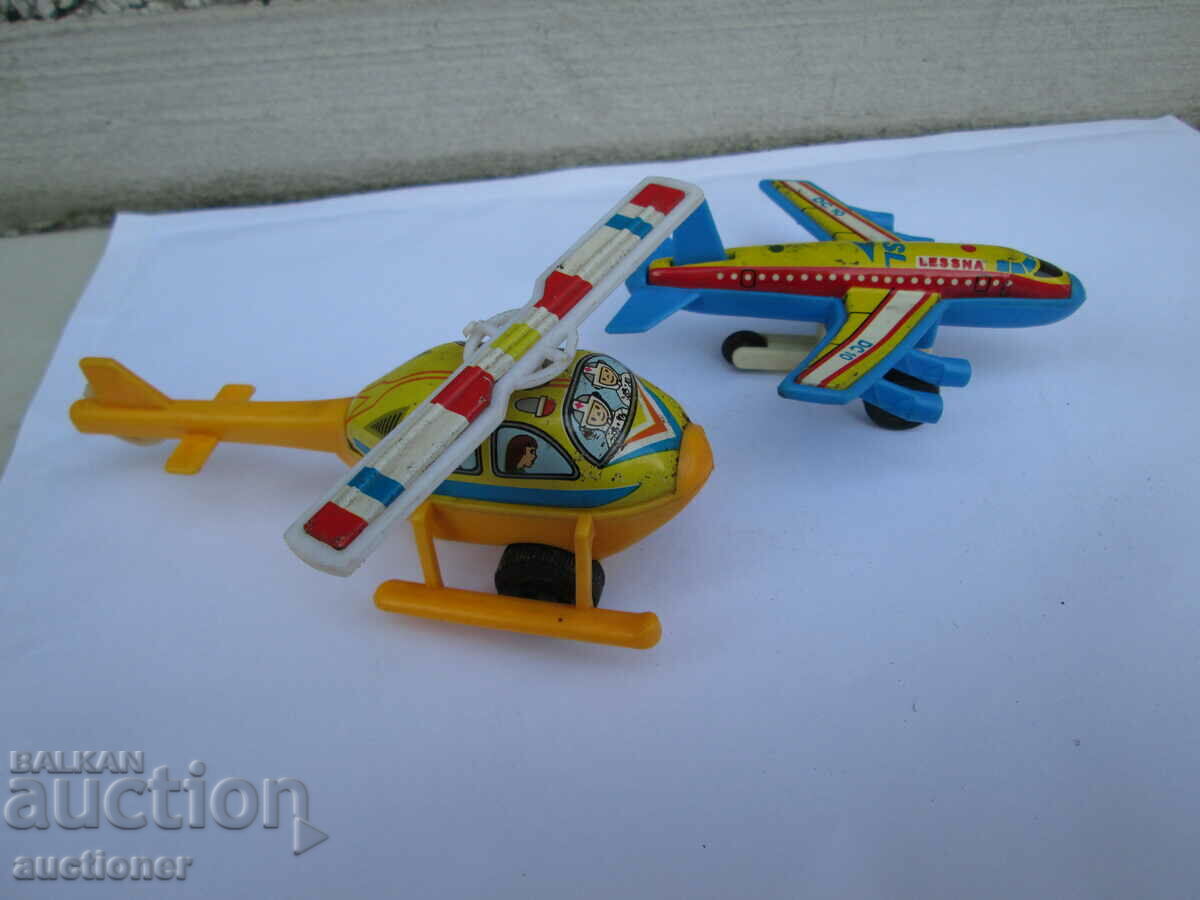 Auction OLD CHILDREN'S TOY PLANE AND HELICOPTER Auction OLD CHILDREN'S TOY PLANE AND HELICOPTER